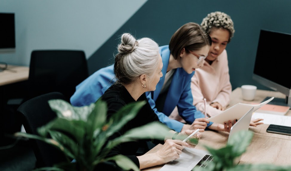 Team di consulenti al lavoro su strategie di lead generation per aziende a Treviso